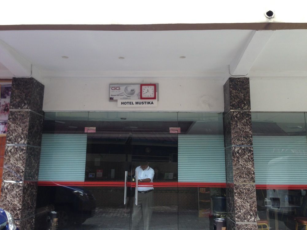 Hotel Mustika Senen Jakarta Exterior photo